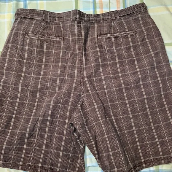 Bundle of 5 Bermuda style woman size 18 ( 4 preowned & 1 NWT) - Picture 15 of 16